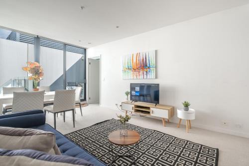 Abbotsford Apartment | Sunny 2br Apt In Abbotsford With Parking