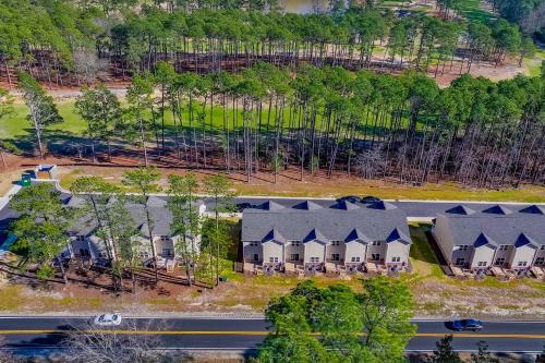Southern Pines House | Sunny Aberdeen Rental with Deck Golf Course Views!