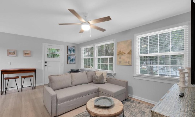 San Marco Apartment | Sunny apartment in walkable San Marco!