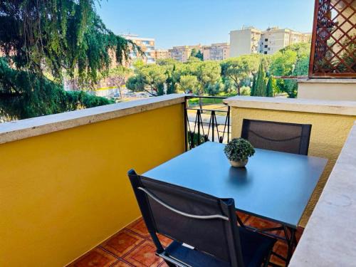 Quartiere XX Ardeatino Apartment | Sunny apartment Montagnola