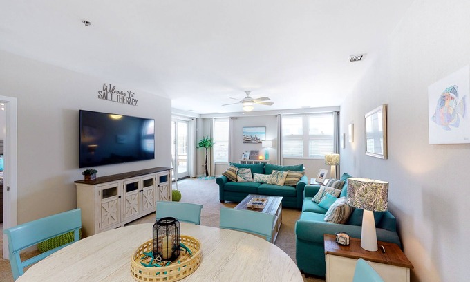 Sandbridge Condo | Sunny beach condo with washer/dryer, pool & gym