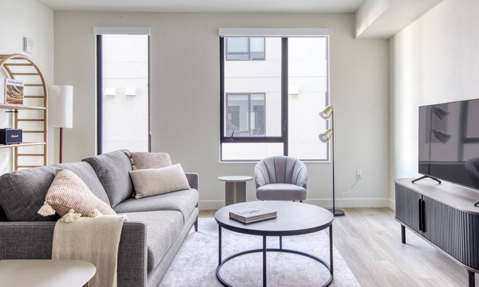 Downtown Berkeley Apartment | Sunny Berkeley 1BR w/ W/D & Coworking, walkable to BART, by Blueground