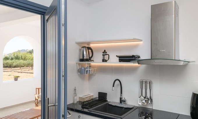 Parasporos Apartment | Sunny & Blue 2
