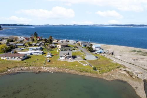 Coupeville House | Sunny by the Sound by AvantStay Coastal Escape