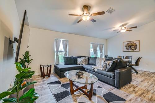 Diplomat House | Sunny Cape Coral Home, 11 Mi to Public Beach