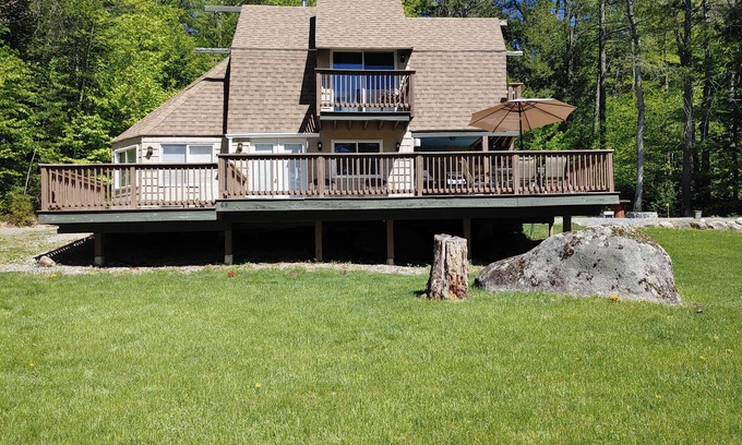 Naples Cottage | Sunny, cheerful, 3 bedroom family cottage on Sebago Cove. Sleeps 8!