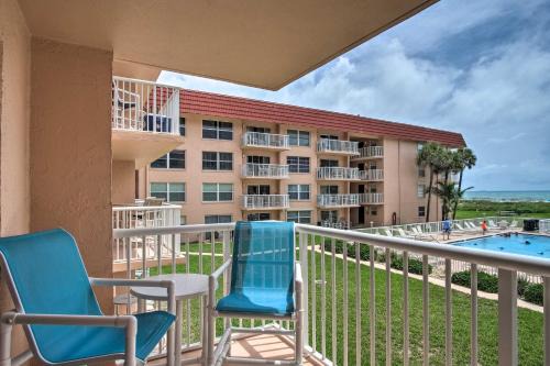 Cocoa Beach Apartment | Sunny Cocoa Beach Condo with Balcony and Pool Access