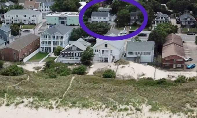 Cottage Line Villa | Sunny Cottage at Ocean View Beach Norfolk