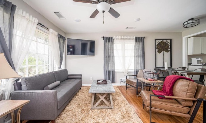 Church Street House | Sunny & Cozy Eastpoint Stay - 15 Mins from Airport