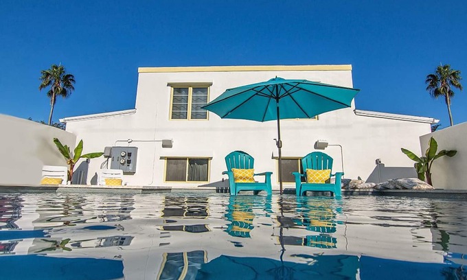 Gulfport House | (Sunny) Days of Our Lives | Includes Pool, BBQ and Bikes!