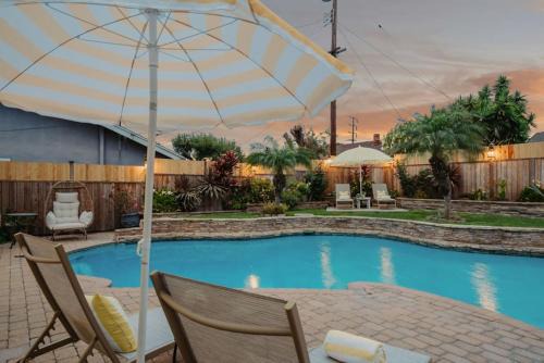 Placentia House | Sunny Daze - Heated Pool - Billiards - Games