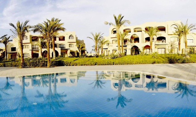 Makadi Bay Resort | Sunny Garden View in 4 One-Bedroom Suites | Pools, Beach & Tennis Access