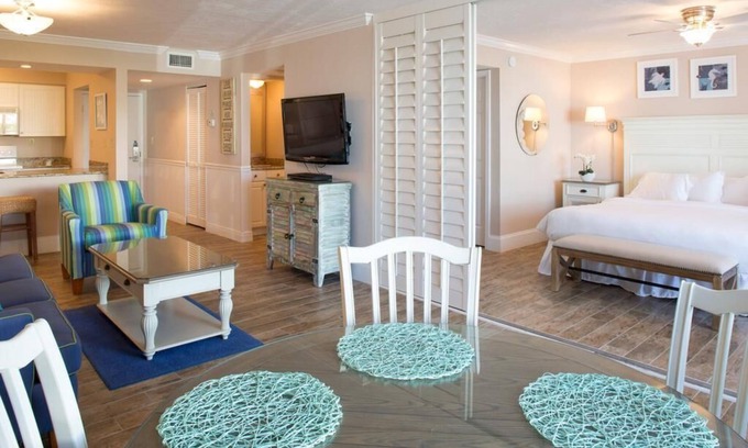 Sanibel Hotel | Sunny Gulf Retreat | Beach Access, Nature Trails & Nature Exploration