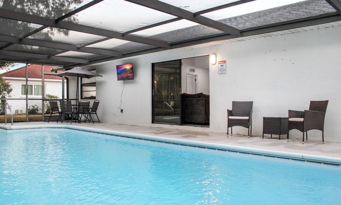Spring Hill House | Sunny Heated Pool Home 5Min To Weeki Wachee For 10