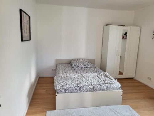 Bad Vilbel Apartment | Sunny Home