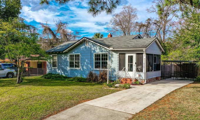 Lakeshore South House | Sunny Home in Lakeshore w/Enclosed Yard, Firepit, Ping-Pong Table - Dogs OK
