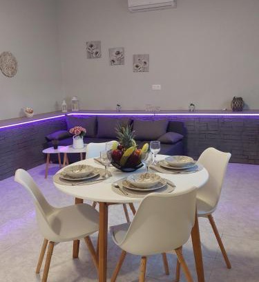 Petaloudes House | Sunny house