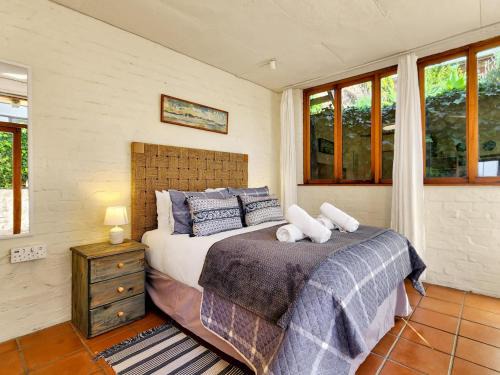 Kalk Bay Apartment | Sunny Kalk Bay Garden Cottage Walk to Harbour