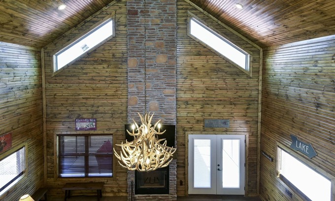 Branson Cedars Cabin | Sunny Loft Lodge | 5 Bed, 5 Bath