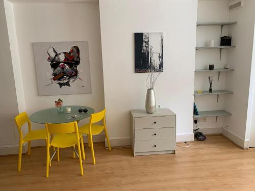Westbourne Apartment | Sunny Notting Hill