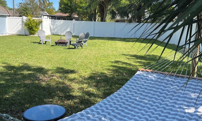 United Central House | Sunny Oasis in St Pete
