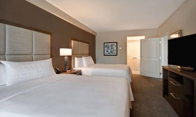Florida Central Atlantic Coast Hotel | Sunny Oasis Retreat in Winter Garden! Outdoor Pool, Pets Allowed, Full Kitchen!