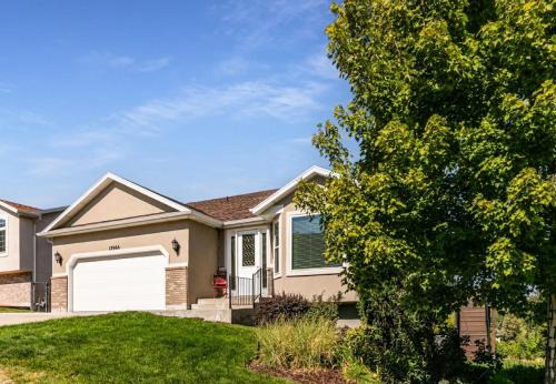 Draper House | Sunny Rambler with Deck & Hot Tub in Draper