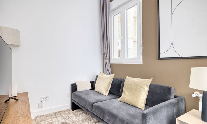Goya Apartment | Sunny Salamanca 2BR w/Doorman nr El Retiro Park, by Blueground
