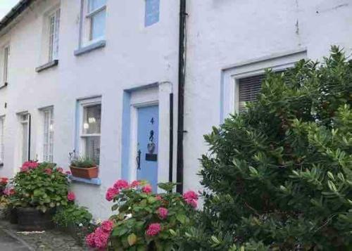 Aberdovey House | Sunny Shores