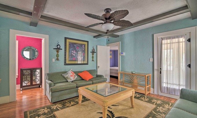 Kenwood Cottage | Sunny St. Pete Cottage ~ 1 Mi to Tropicana Field!