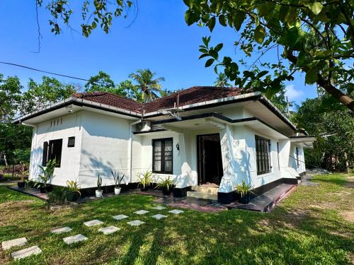 Pelena House | Sunny Surf Villa