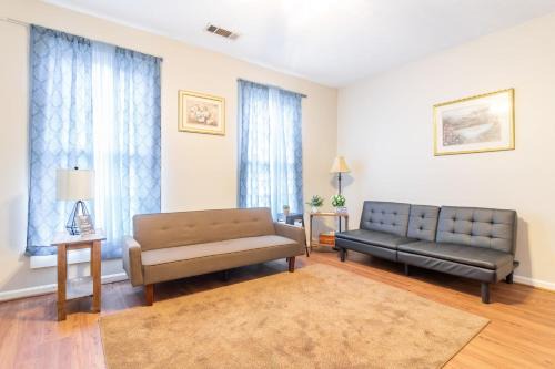 Columbus House | Sunny Sweetheart-Front Apartment near Riverwalk