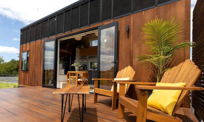 Hakaru Cabin | Sunny Tiny Home in rural Mangawhai