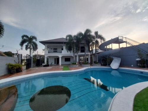 Angeles City House | Sunny Villa DJE