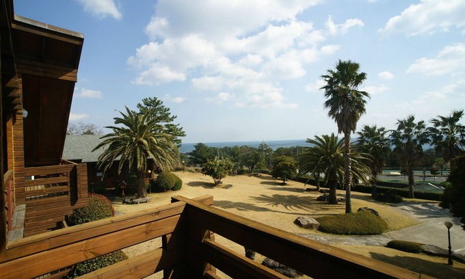 Jungmun House | Sunnyday Jeju