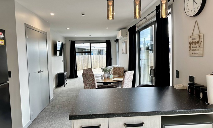 Taupo House | Sunnyside Getaway @Central Taupo. Brand new House!!