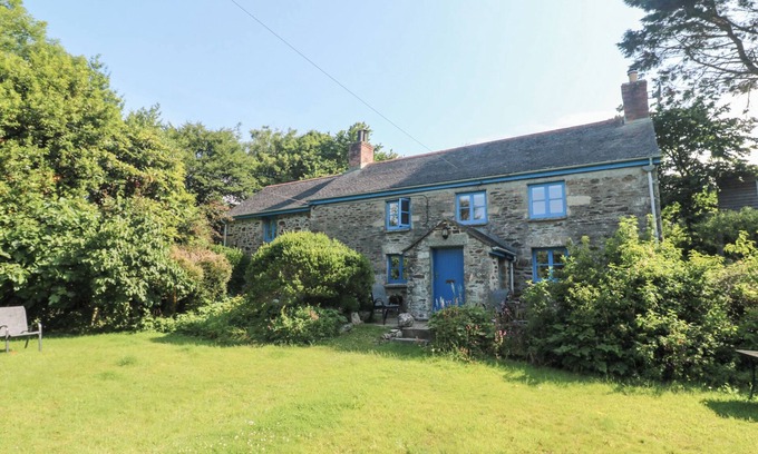 Rosudgeon Cottage | SUNNYVALE COTTAGE, pet friendly, with open fire in Rosudgeon