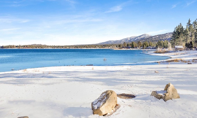 Big Bear Lake Hotel | Sunrise #108