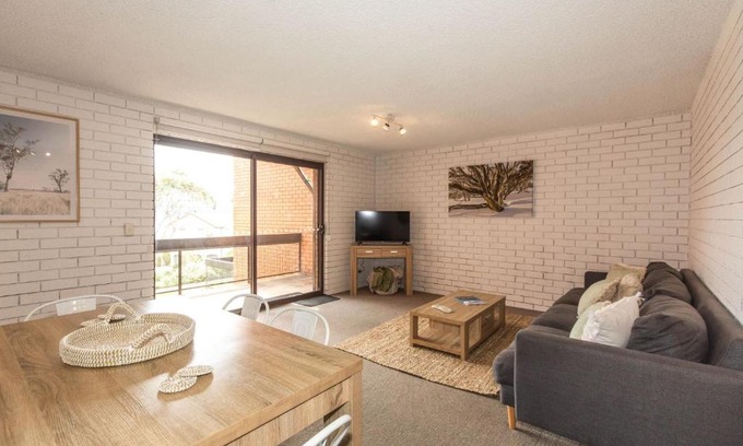 Jindabyne Apartment | Sunrise 15
