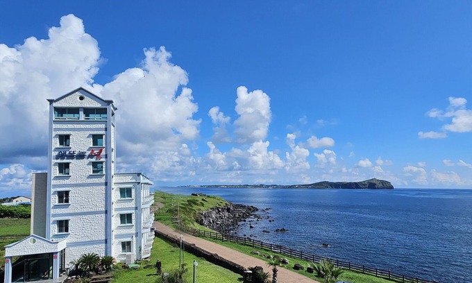Seongsan House | Sunrise Castle Pension