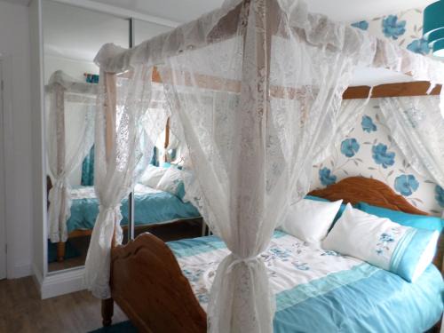 Lowestoft House | Sunrise Cottage