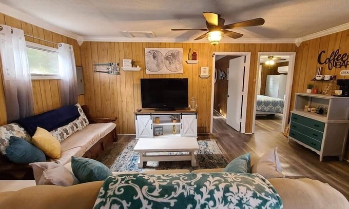 Liberty Hill Cottage | Sunrise Cottage on Lake Wateree