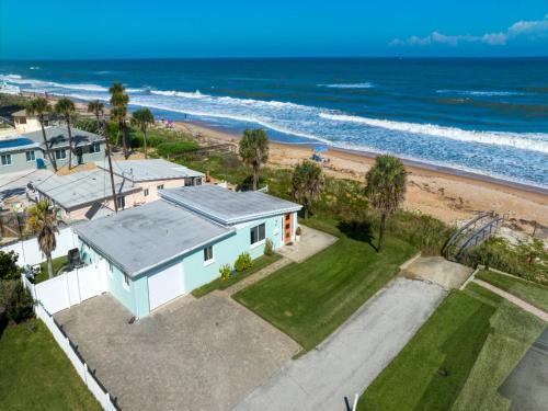 O'byrne House | Sunrise Cottage by the Sea