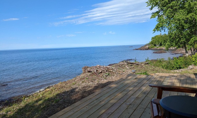 Eagle Harbor Cottage | Sunrise Cove Cottage: Autumn Awaits at Sunrise Cove – Scenic Views and Peaceful Lakefront