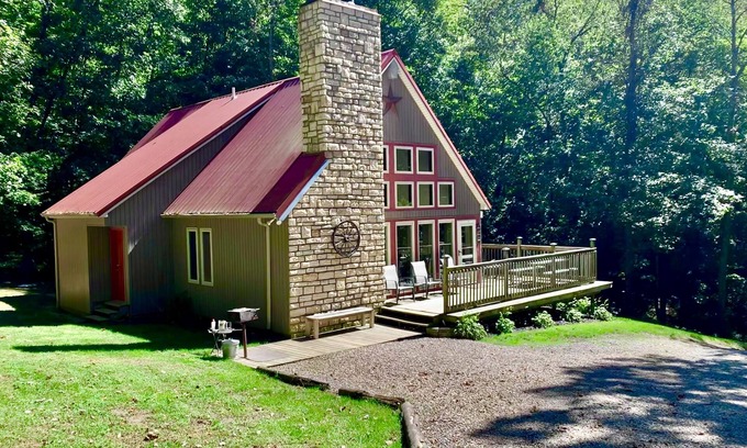 New Plymouth Cabin | Sunrise Forest, a peaceful retreat in the Hocking Hills region, sleeps 9
