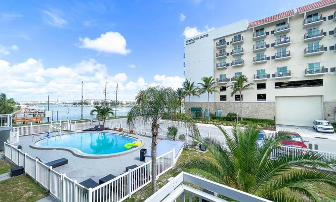Clearwater Beach Hotel | Sunrise Resort Motel South