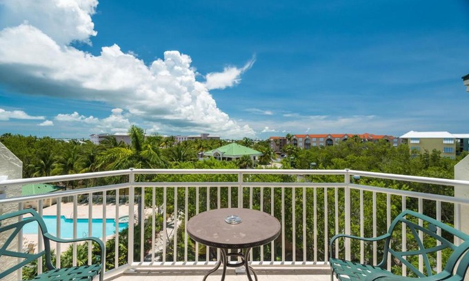 Key West Apartment | Sunrise Suites Tierra Bomba Suite #403