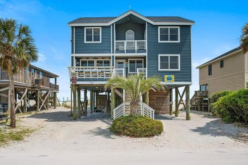 Pawleys Island House | Sunrise to Sunset Oceanfront Home with Creek Dock