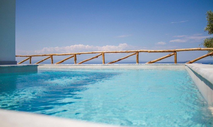 Polichrono Hotel | Sunrise Villas Collection