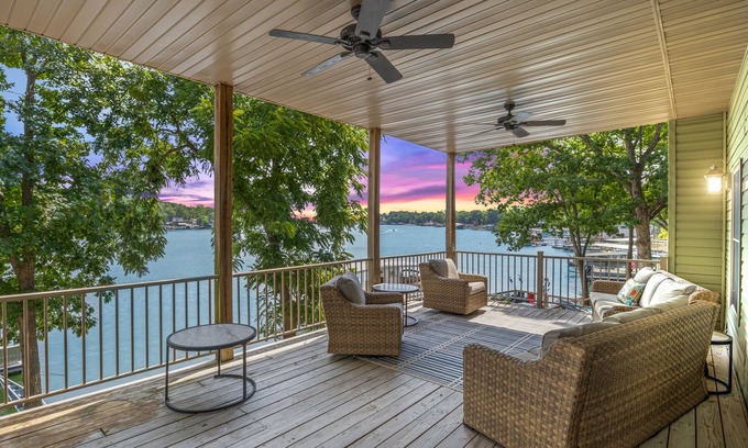 Sunrise Beach House | Sunrise, Wildlife, Kayak & Paddle Boarding Awaits!